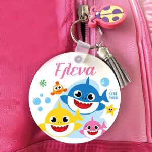 Μπρελόκ ξύλινο “Baby shark” girl