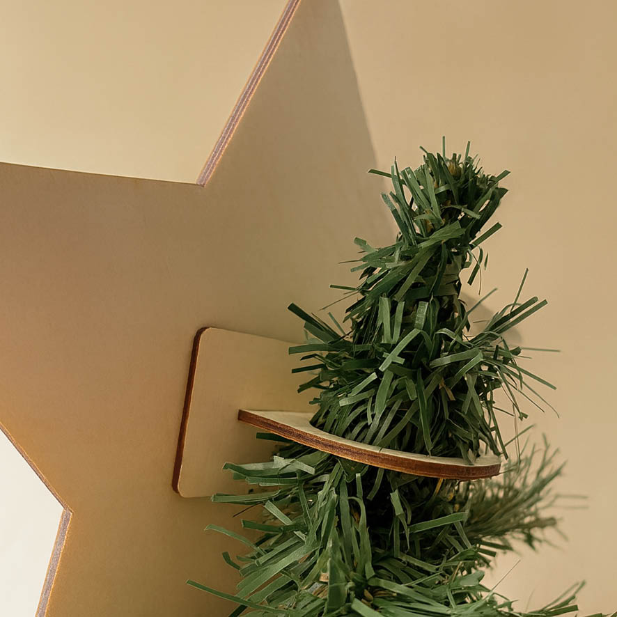 Ξύλινη Κορυφή Δέντρου με Ονόματα Οικογένειας “Τάρανδοι”